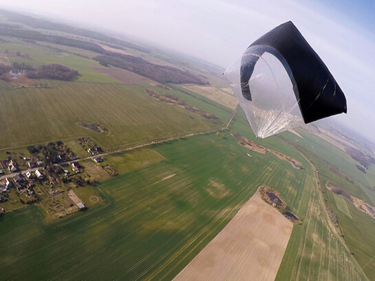 Tomás Saraceno. Becoming Aerosolar