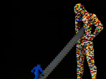 "Será mesmo importante destacar a necessidade de passar pelo estranho para o reconhecimento da própria identidade".