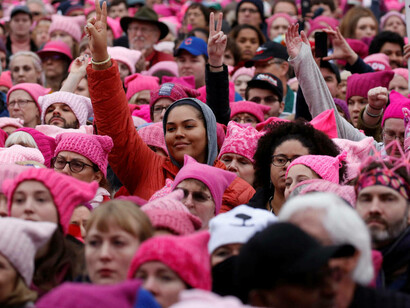 No habían transcurrido ni 24 horas desde su toma de posesión cuando la Marcha de las Mujeres reunió en Washington a centenares de miles de manifestantes contrarios a Trump 