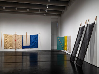 Robert Rauschenberg, Fabric works of the 1970s, exhibition view. Courtesy of the Menil Collection