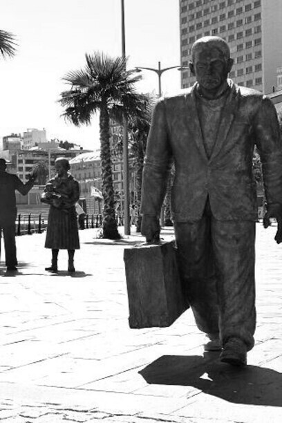 Emigrante llegando a su destino