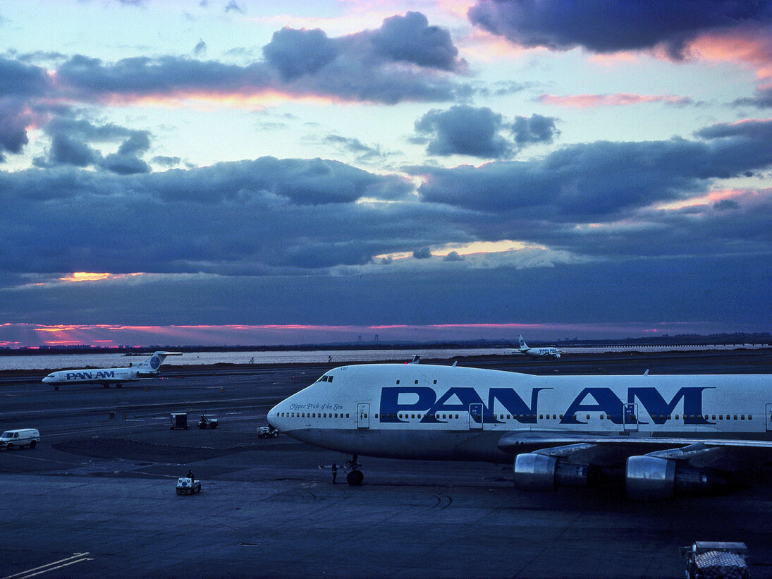 Peter Fischli David Weiss, Image from Airports, 1987–2012, Digital slide projection of 469 color images Glenstone © Peter Fischli and David Weiss