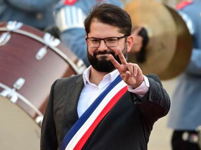 Gabriel Boric, der 2022 mit dem Versprechen gewählt wurde, das neoliberale Modell zu begraben, musste seine Regierung an die Realitäten des sozialdemokratischen Reformismus anpassen