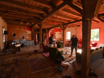 The loft at Fuchsmühle serves as a common living room @ Ashish Kothari