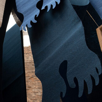 Cristina Salgado, Die mutter betrachtet das meer, ausstellungsansicht. Mit freundlicher genehmigung der Pinacoteca