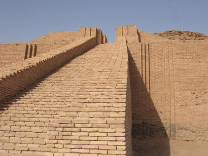 Escaleras principales del gran zigurat de Ur, Irak