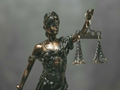 Il diritto sorge dal conflitto fra differenti esperienze di sè e del proprio ambito d’influsso