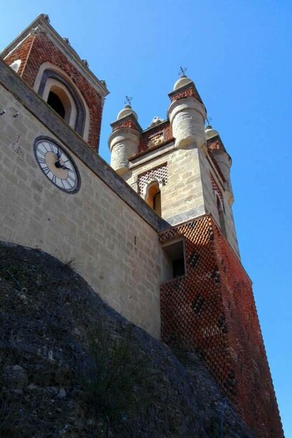 Veduta di una torretta del castello, Rocchetta Mattei, Grizzana Morandi (BO), Italia