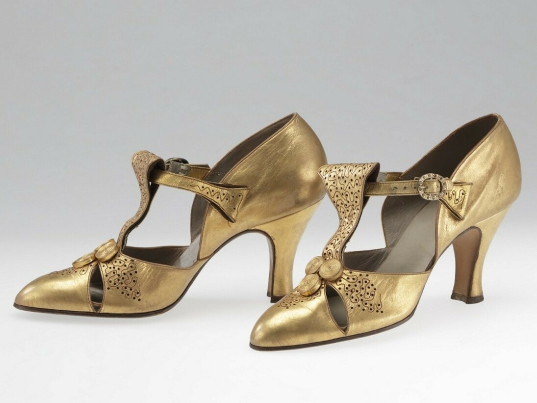 Shoes, La Gioconda, about 1930. Gift of Alan Grant, M2013.54.2.1-2 © McCord Museum