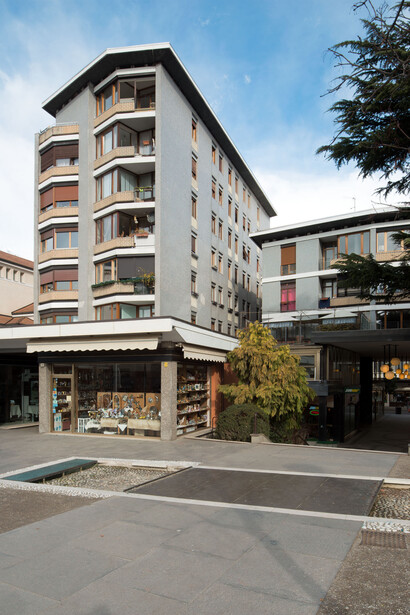 Armando Ronca, Complesso con galleria commerciale, uffici e abitazioni, Merano, 1960-1963. Foto Werner Feiersinger