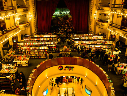 Vista panorámica de la librería El Ateneo desde el primer piso, Buenos Aires, Argentina