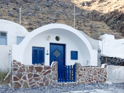 Cabañas de pescadores, puerto de Korfos, 2012, Thirasia, Santorini, Grecia