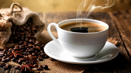 El primer reporte sobre el tostado de las semillas de café para molerlas y mezclarlas con agua caliente ha sido encontrado en textos escritos durante el siglo XV en monasterios Sufí de Yemen