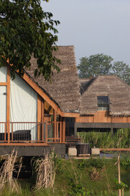 Thatched roofs for a vernacular style © Gehan de Silva Wijeyeratne