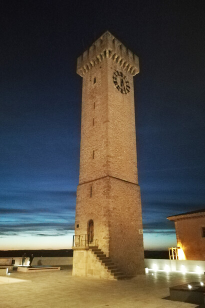 Torre dell'orologio nel centro storico