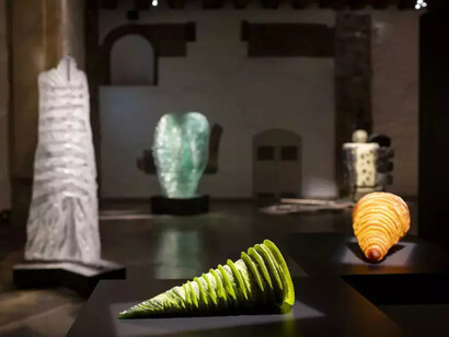 Various artists, Layers, exhibition view. Courtesy of Museum of Decorative Arts and Design 