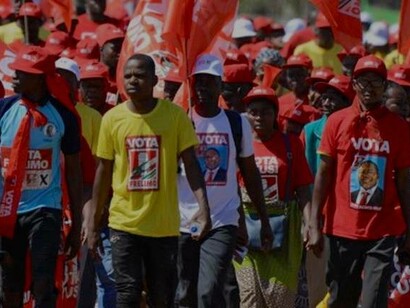 Marcha por acordo de paz de apoiadores do partido FRELIMO, Moçambique