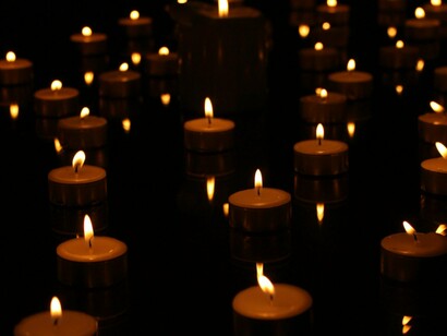 O conflito de culturas e de ideologias entre os agricultores e pastores foi parte da política da história antiga e foi melhor representado pela história de Caim e Abel, Caim um agricultor foi preterido por seu irmão um pastor (do mesmo modo que os judeus eram favorecidos por Deus). Caim furioso matou seu irmão, sinal da violência da sociedade, Deus decepcionado com seu seguidor, deixou-lhe uma marca e mandou que partisse para criar a civilização, mostrando a origem perversa do mundo agrário