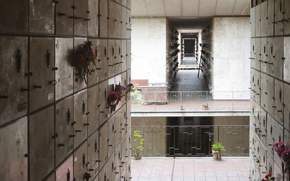 El Cementerio de la Chacarita reúne historia, arquitectura y memoria en una de las necrópolis más singulares de Buenos Aires, Argentina. Fotografía de Léa Namer