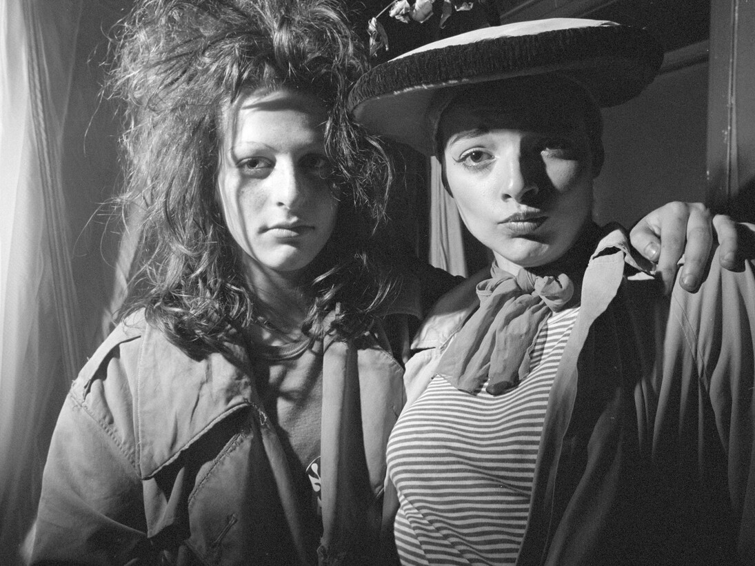 Karen Knorr & Olivier Richon, Série Punks, 1977. Courtesy of Les filles du calvaire