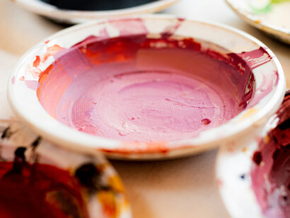 Siempre pintaba a su Tapatía con detalles en rojo, sus trapos eran baratillos de lágrimas, mocos, y pátina roja