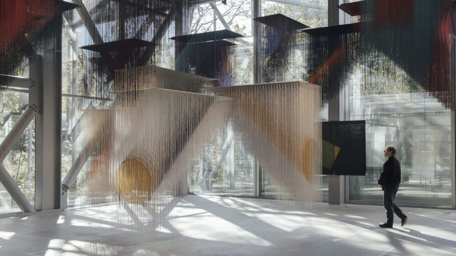 Olga de Amaral, exhibition view. Courtesy of Fondation Cartier