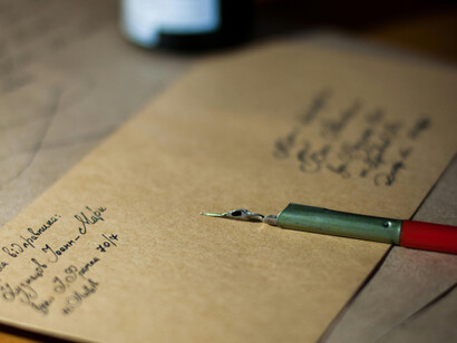 El efímero lenguaje oral y el escrito, que es el que podía conservarse, condicionan lo que puede saberse del pasado