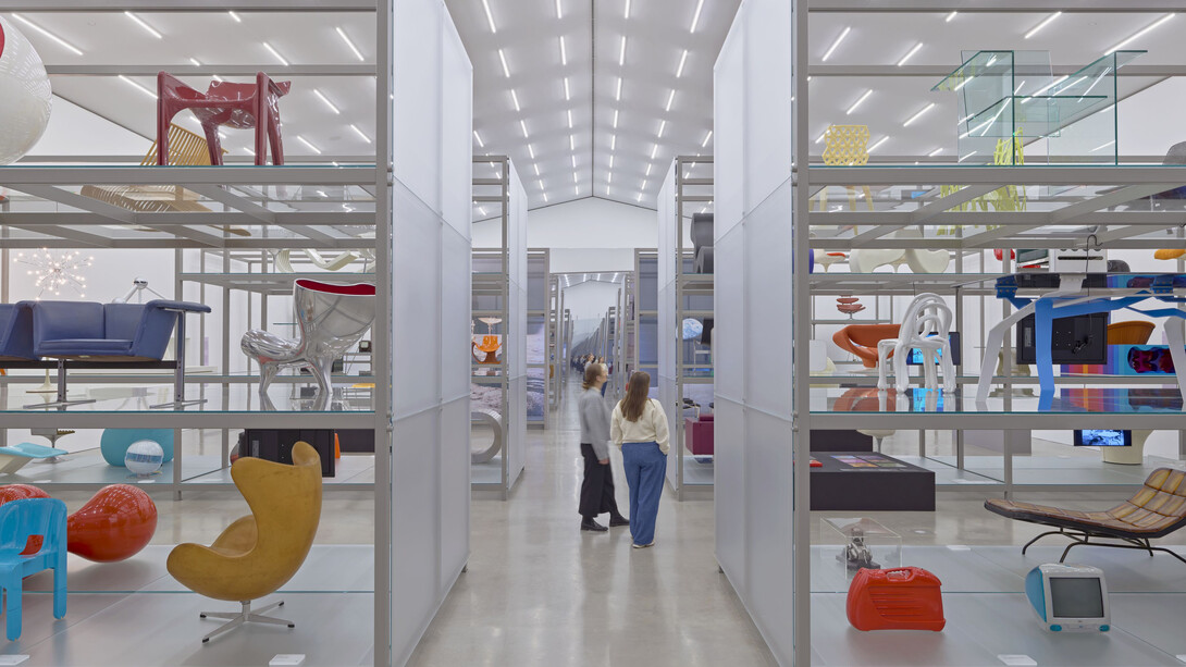 Verschiedene Künstler, Science fiction design. From space age to metaverse, Ausstellungsansicht. Mit freundlicher Genehmigung des Vitra Design Museums