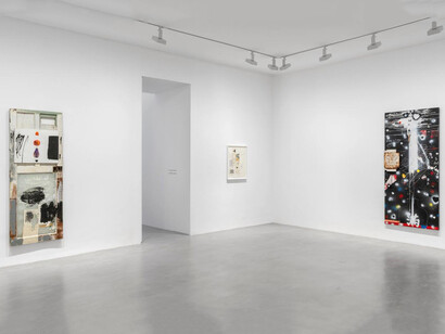 Raymond Saunders, Déménagement, exhibition view. Courtesy of David Zwirner Gallery