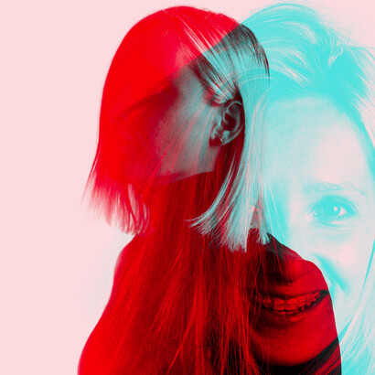 Fotografía de doble exposición de una mujer: cada ser humano es libre de tomar las decisiones que tenga a bien tomar