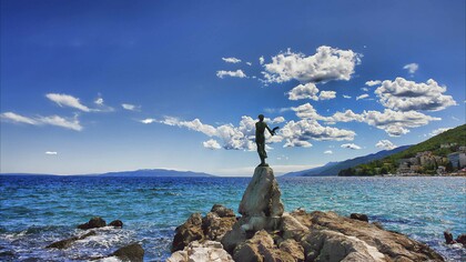 Opatija. Maiden with the seagull