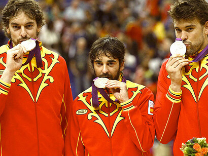 Las dos finales olímpicas contra el Dream Team son ya historia y leyenda del baloncesto: besando la plata que sabía a oro con los Gasol 