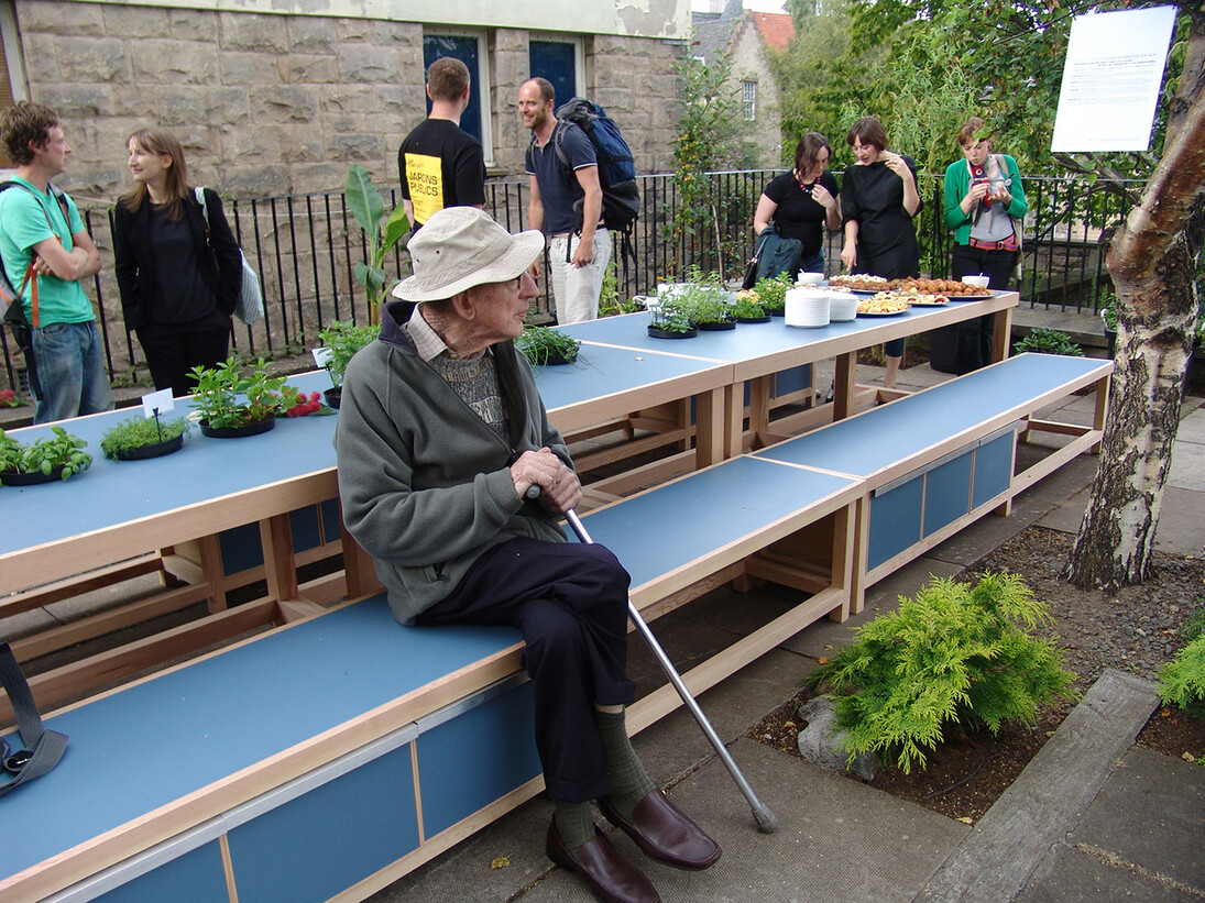 Apolonija Šušterŝič. Garden Service (co-author Meike Schalk), 2007, Courtesy Ambika P3, 2015