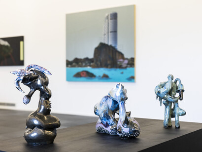 Various artists, Heaven and Earth, exhibition view. Courtesy of Xippas