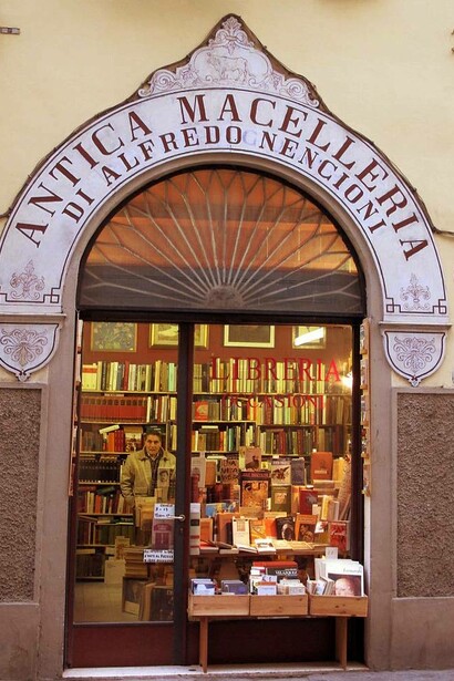 Libreria di via ghibellina 63, antica macelleria di Alfredo Nencioni, Firenze, Italia
