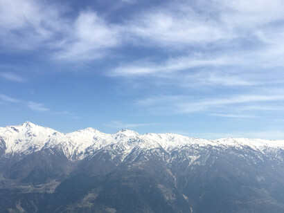 Cime innevate nel mese di maggio in Val Susa