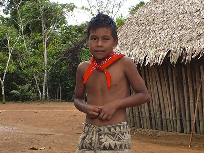 Niño de la tribu Bora
