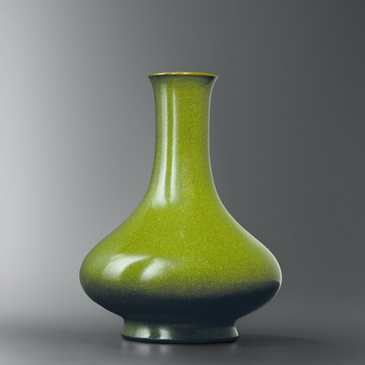 Vaso "polvere di tè" ispirato a una coperta Song. Epoca Qing, marca ed era Qianlong (r. 1735-1796) H. 20,5 cm  
CB.CC.1933.392
