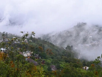 Quando lavoravo come etnografa o documentarista, se mi trovavo in un contesto che non mi apparteneva ancora, era normale che andassi in cerca di informazioni
