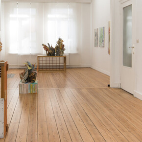 Various artists, The quiet between things, exhibition view. Courtesy of Eva Steynen Gallery 