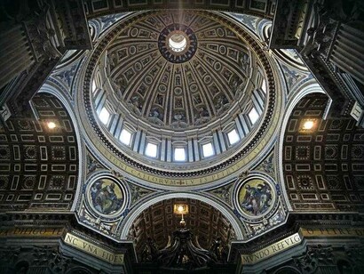 Basilica di San Pietro, interno, particolare della cupola, Città del Vaticano. Il diritto canonico è costituito dall’insieme delle regole formali di organizzazione giuridica dell’esperienza religiosa associata dei cristiani