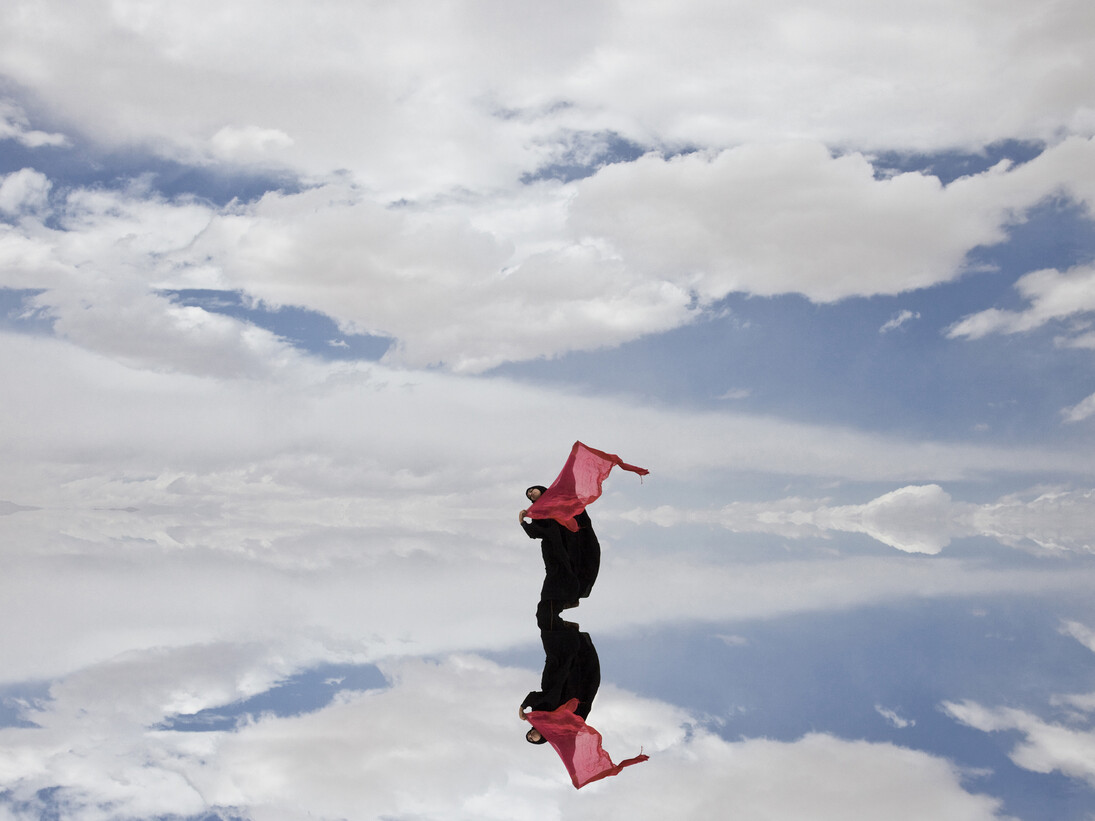 Sama Alshaibi, Mā Lam Tabkī, 2014, Diasec print, 166 x 250 cm. Edition 1 of 1
