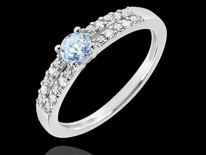 Si è presentato con l’anello! 