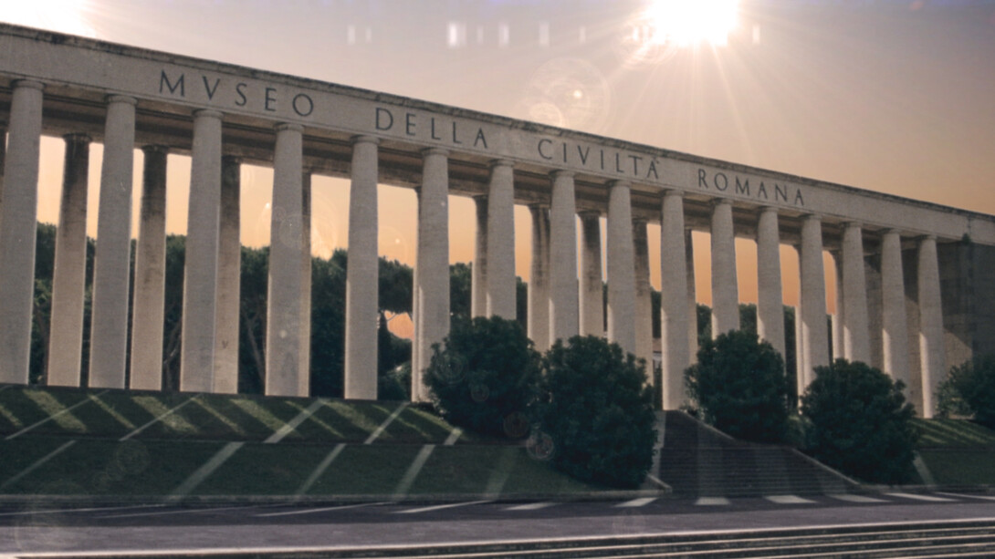 Laurent Grasso, «Soleil double» 2014, Film 16mm en boucle / 16mm film, loop, © ADAGP, Paris, 2014, Courtesy Galerie Perrotin