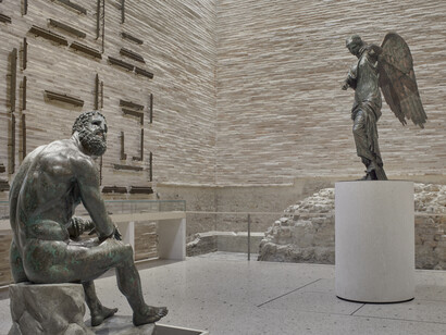 'El Púgil y la Victoria Alada' en el Capitolio de Brescia-Brixia. Parque Arqueológico de la Brescia Romana, Italia