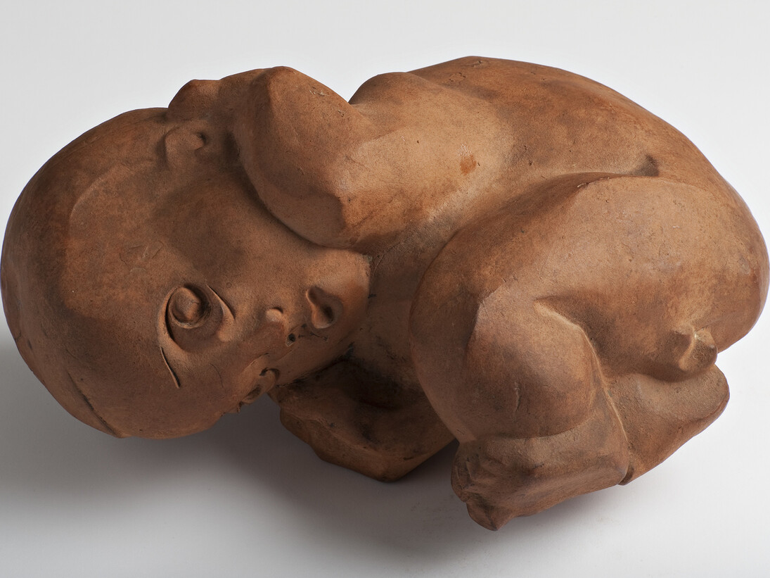 Gertrude Hermes, Baby II, 1932, Terracotta, 40 x 36 x 20 cm. Photo credit Alex Ramsay, Courtesy Fiona John, London © The Gertrude Hermes Estate