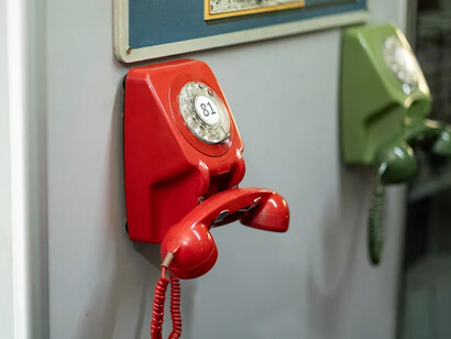Whakawhiti pārongo, telecoms, exhibition view. Courtesy of MOTAT