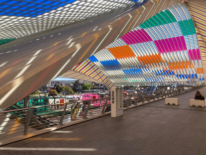 The work titled ‘Comme tombées du ciel’, ‘Les couleurs in situ et en mouvement’. These projections will unleash the colour to meander freely.  - Daniel Buren  