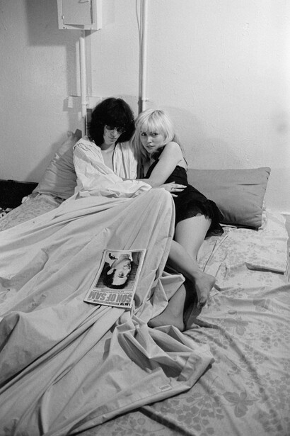 Roberta Bayley, Joey Ramone with Debbie Harry. Courtesy of Michael Lowe Gallery and Alternate Projects