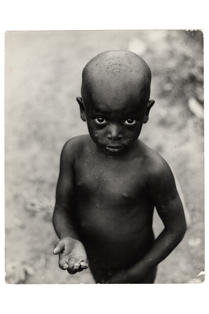 Carlo Bavagnoli, Biafra, Republic of Biafra (now the Federal Republic of Nigeria), ca. 1968, Gelatin silver print, BS.2005.059951 / 37-1079, The Black Star Collection, Ryerson Image Centre